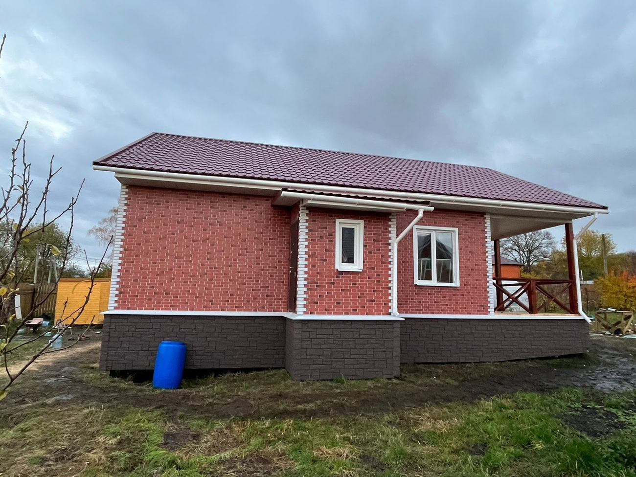 ДОМ ИЗ КАРКАСА 10,5×12,5 «ДК2» (110 кв.м., 1 этаж, 10 на 12, с террасой, кухней-гостиной и 2 спальнями) — фото 4